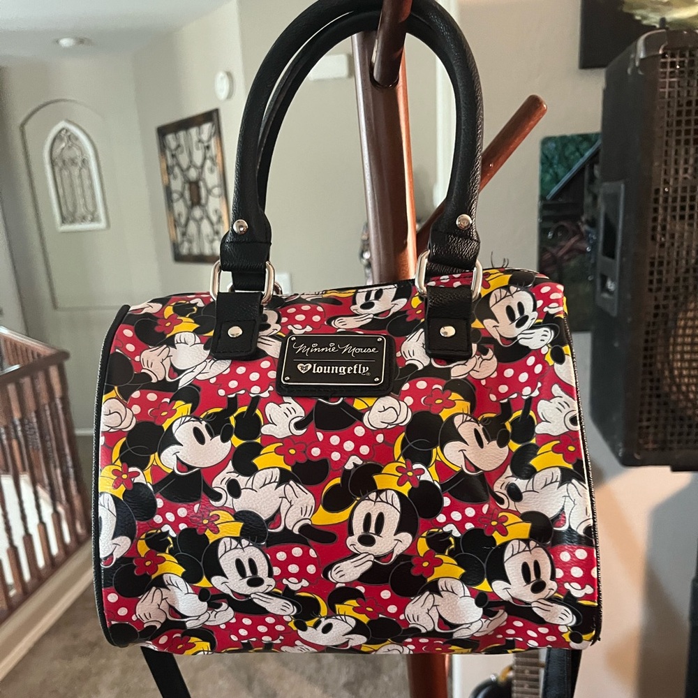 Disney Minnie Mouse Lounge Fly Purse